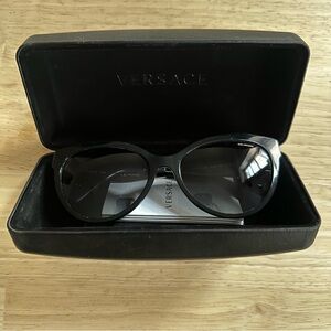 Versace 4338 - Black cateye sunglasses
